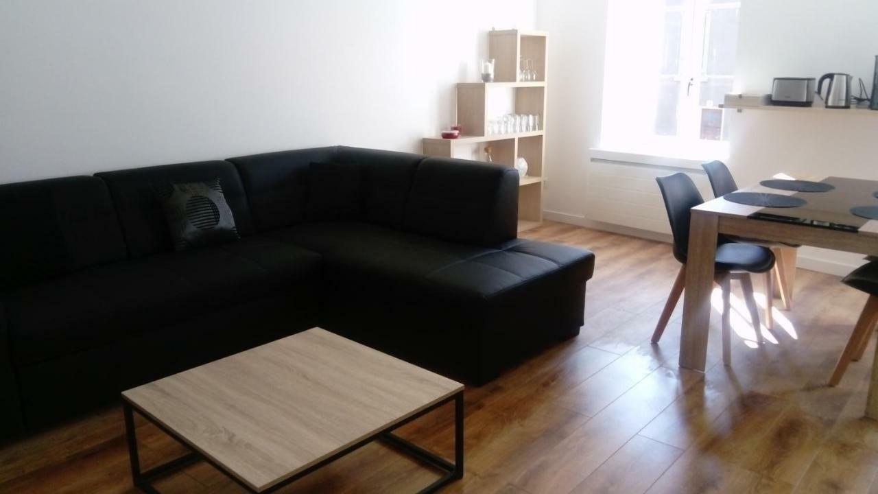 Gite Les 3 Tours 1E Etage 卡尔卡松 外观 照片